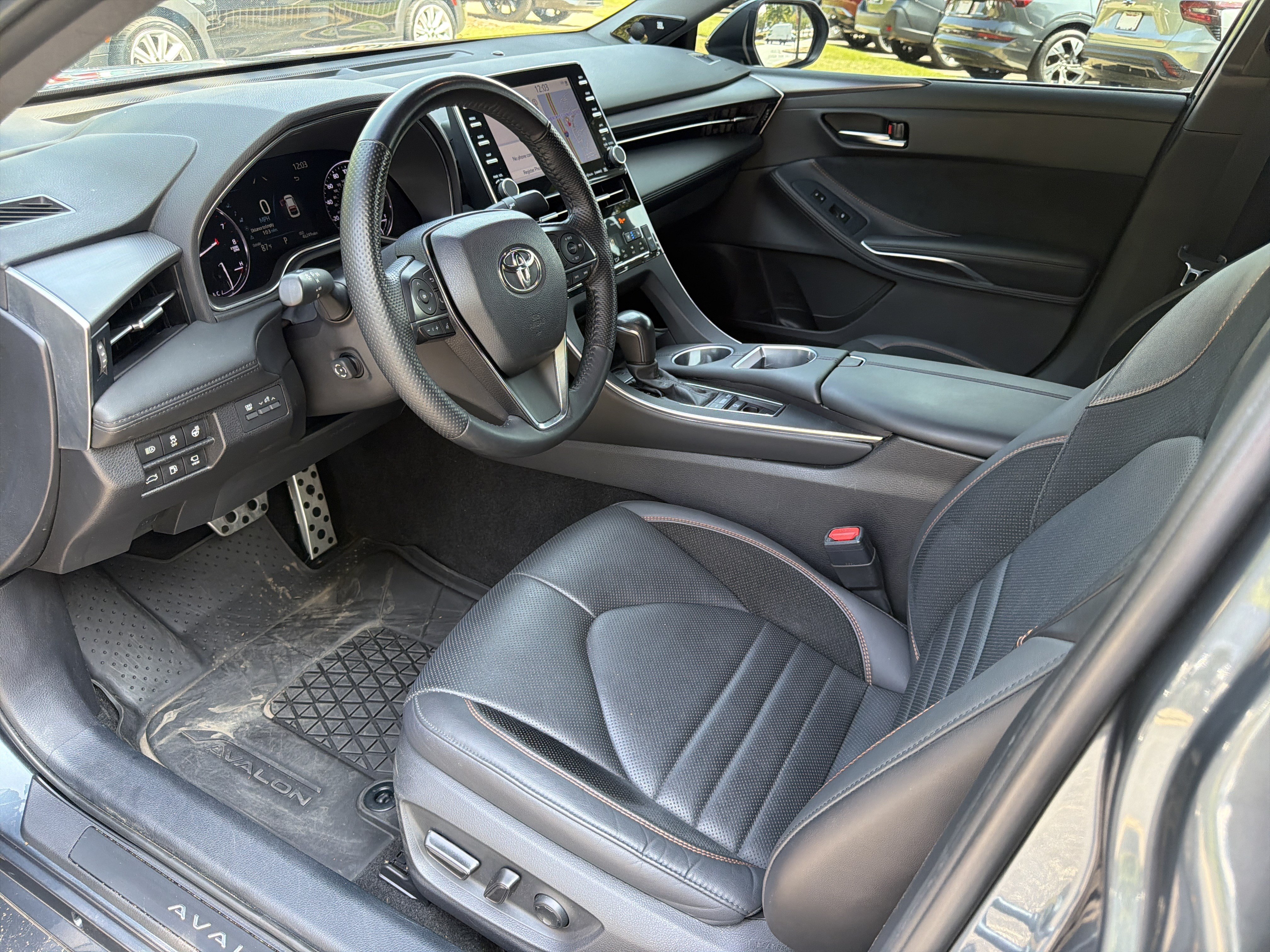 Used 2022 Toyota Avalon Touring w/ Advanced Safety Package FWD image 9