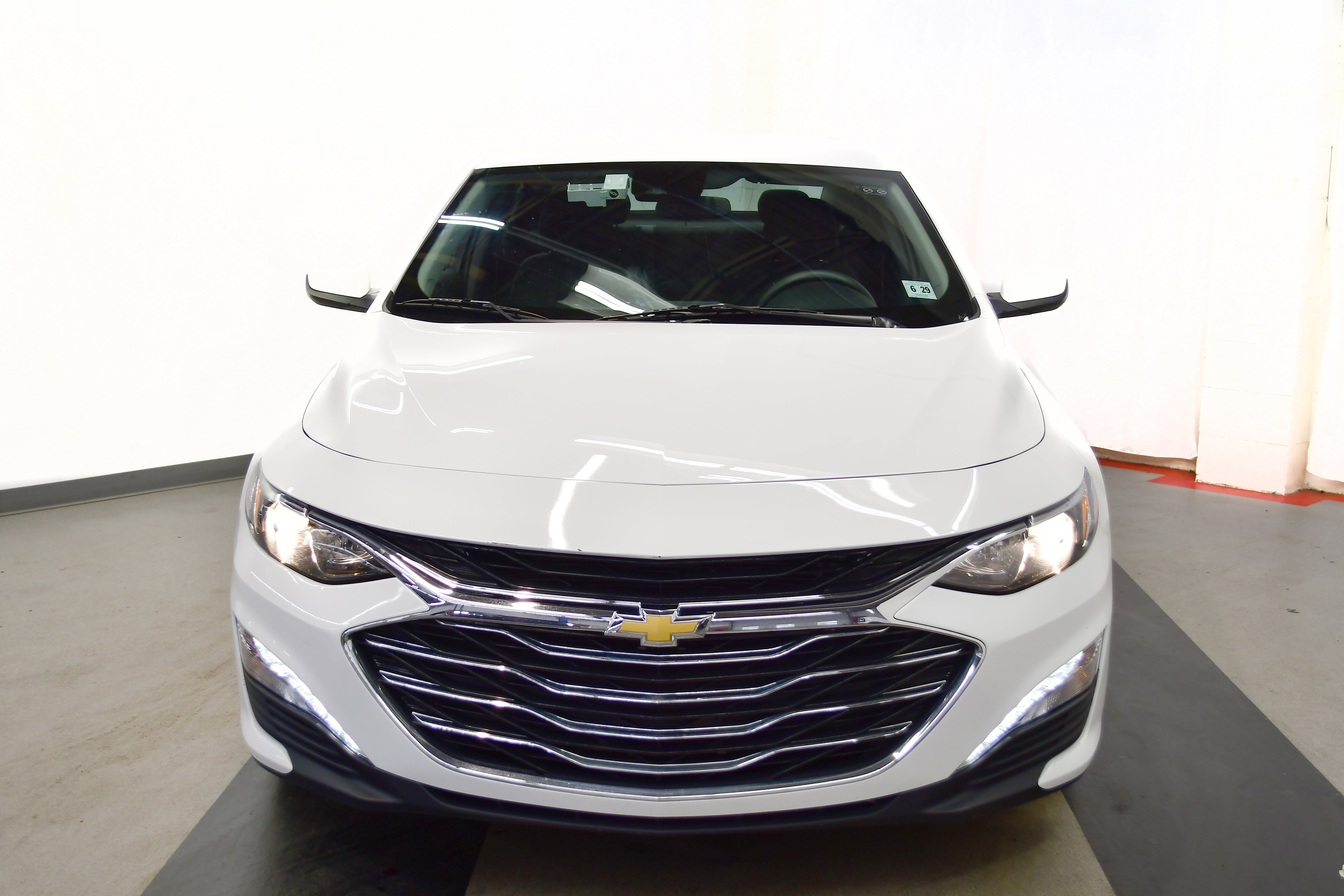 Used 2024 Chevrolet Malibu LT image 3