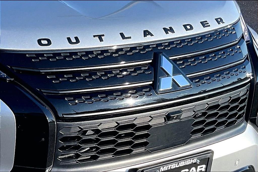 Used 2025 Mitsubishi Outlander SEL Black Edition image 29