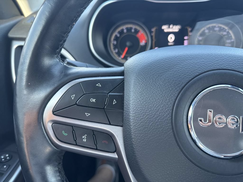 Used 2021 Jeep Cherokee Latitude Lux FWD image 21