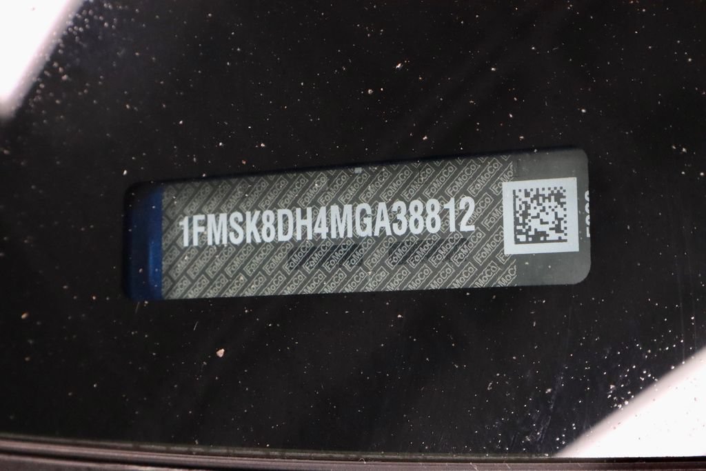 Used 2021 Ford Explorer XLT w/ Equipment Group 202A AWD/4WD image 36