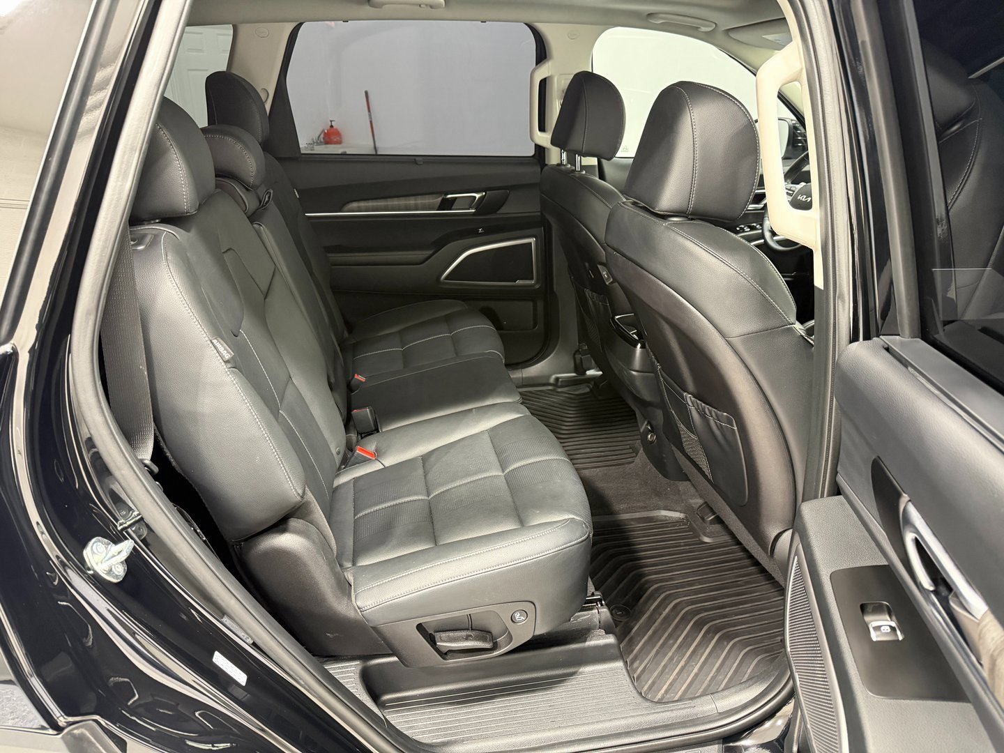 Used 2025 Kia Telluride EX image 34