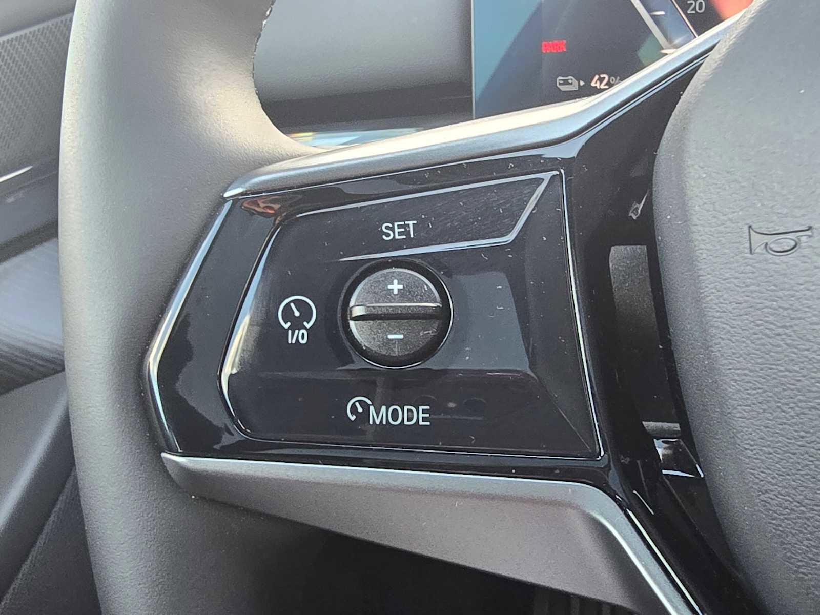 Used 2024 BMW i5 eDrive40i w/ Convenience Package image 35