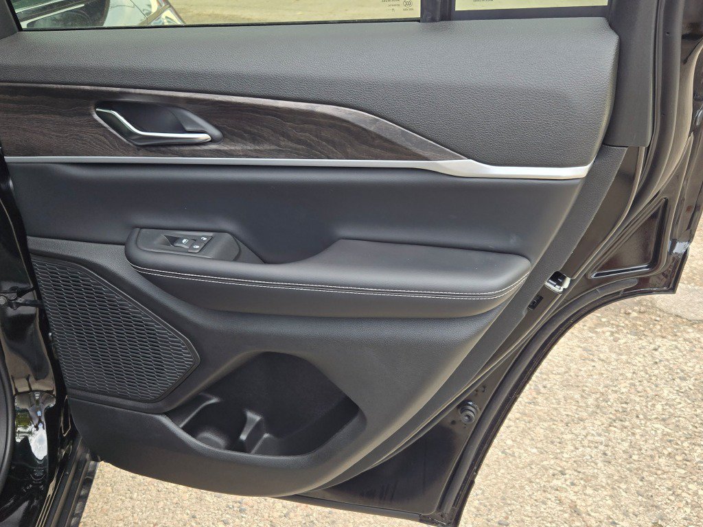 New 2027 Jeep Grand Cherokee Altitude AWD/4WD image 14