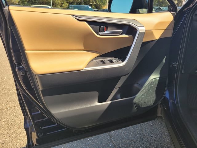 Used 2025 Toyota RAV4 XLE w/ Convenience Package AWD/4WD image 16