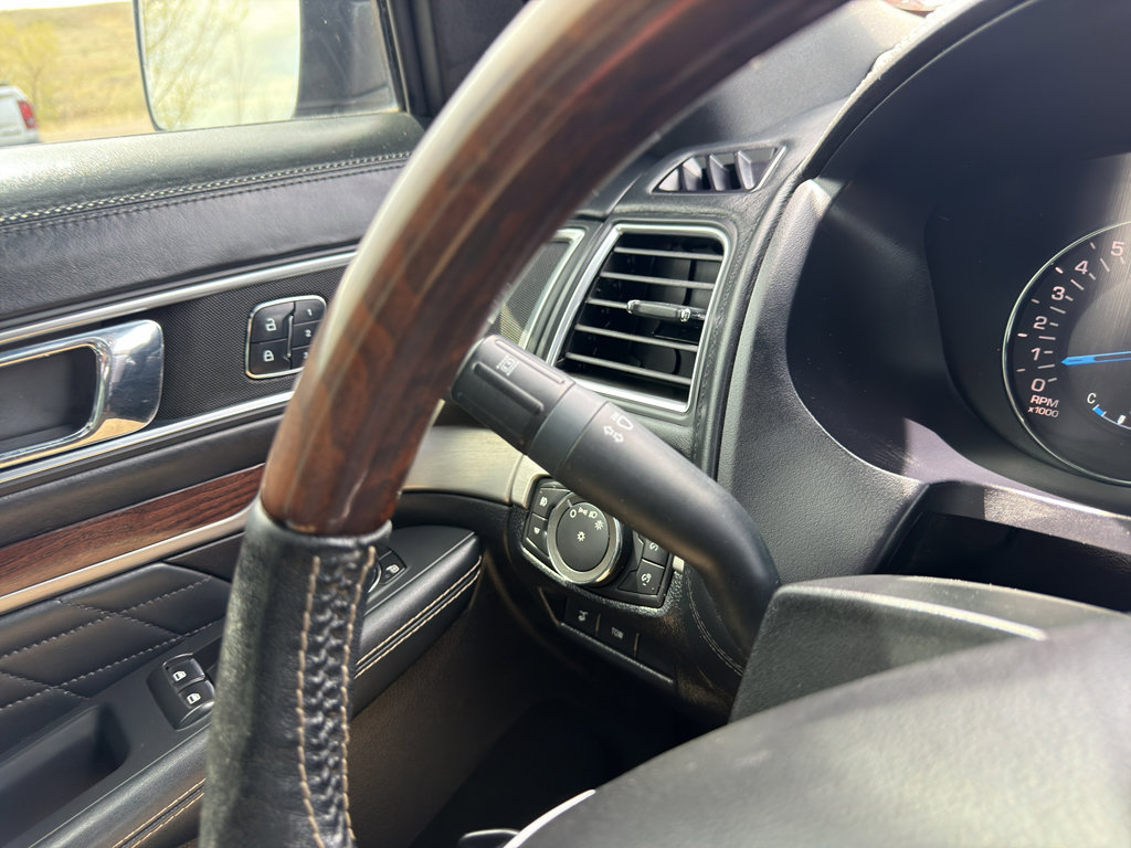 Used 2017 Ford Explorer Platinum AWD/4WD image 11
