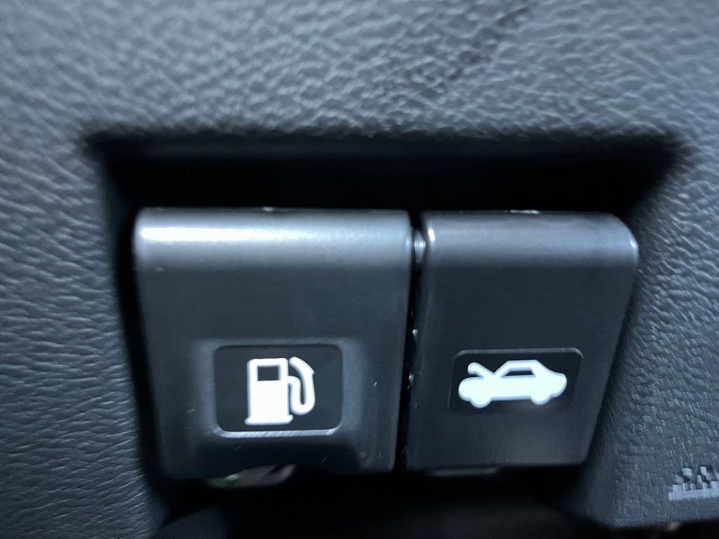 New 2025 Nissan Versa SV image 12