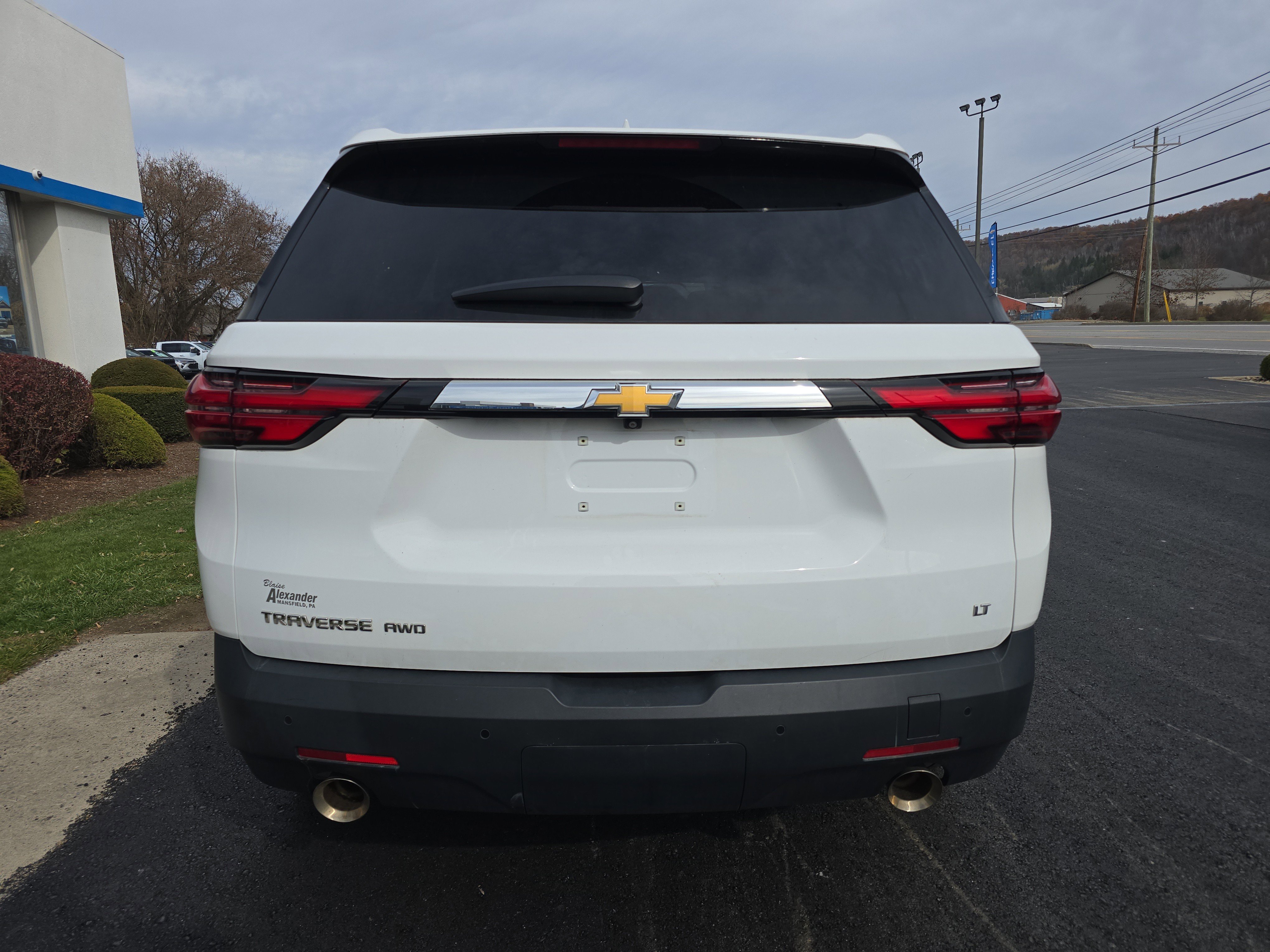 Used 2023 Chevrolet Traverse LT video 4