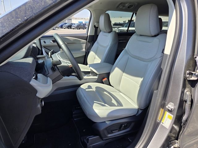 Certified 2025 Ford Explorer Active w/ Active Comfort Package image 9