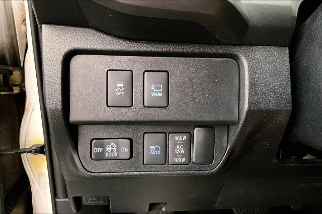 Used 2020 Toyota Tacoma TRD Off-Road AWD/4WD image 37