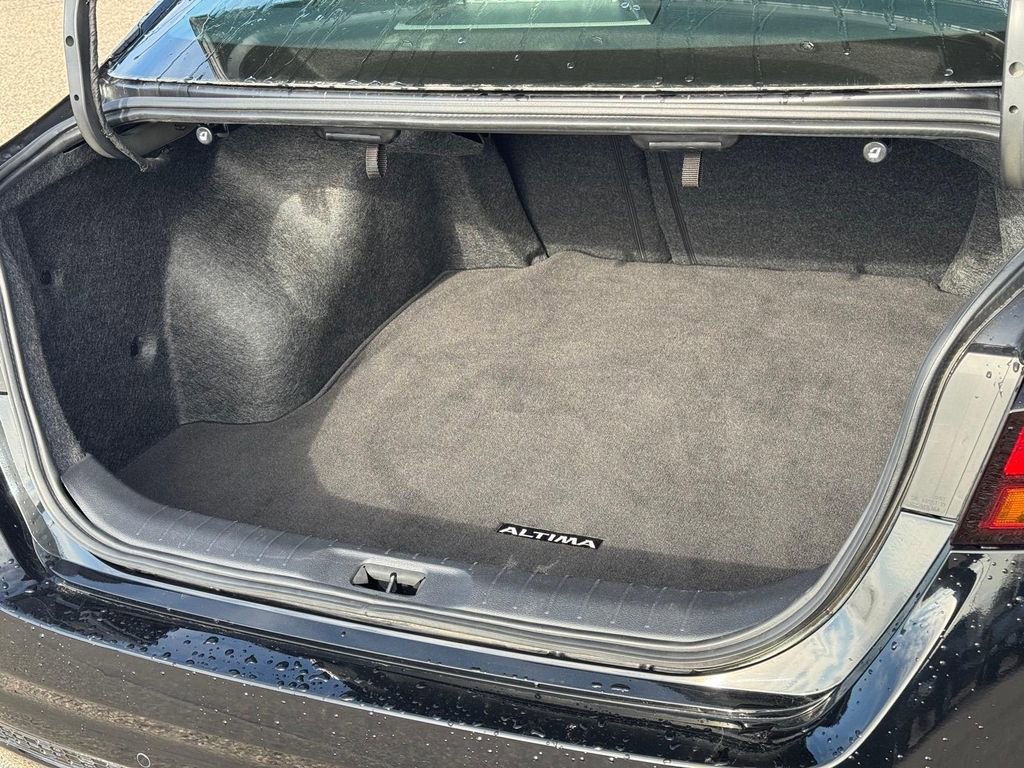 Used 2025 Nissan Altima 2.5 SV image 5