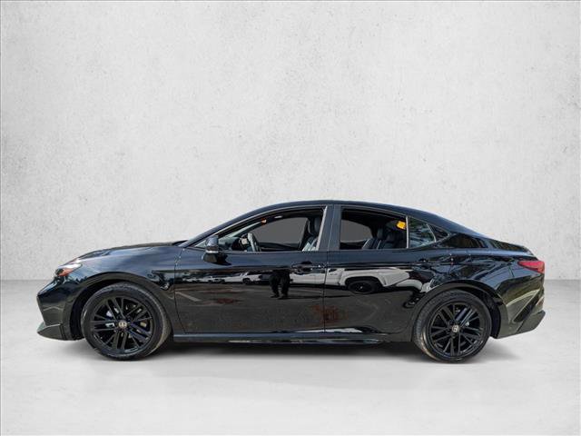 Used 2025 Toyota Camry SE image 9