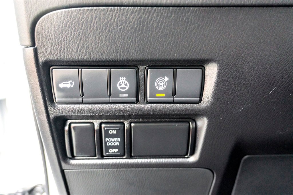 Used 2023 Nissan Armada Platinum w/ Captain's Chairs Package image 16