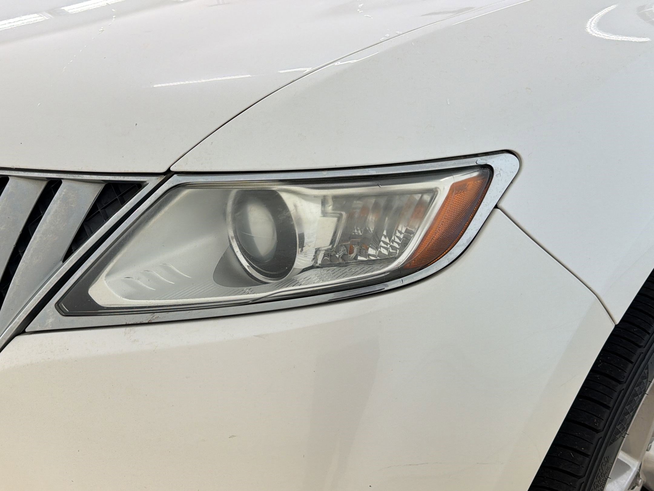 Used 2013 Lincoln MKX FWD image 11