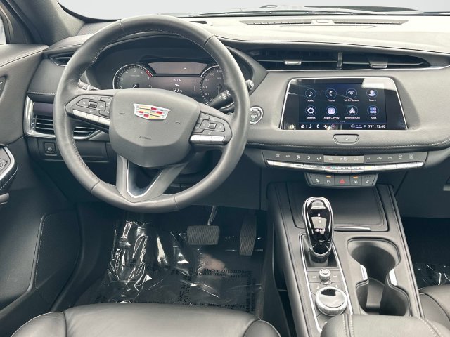 Certified 2023 Cadillac XT4 Luxury w/ Cold Weather Package AWD/4WD image 2
