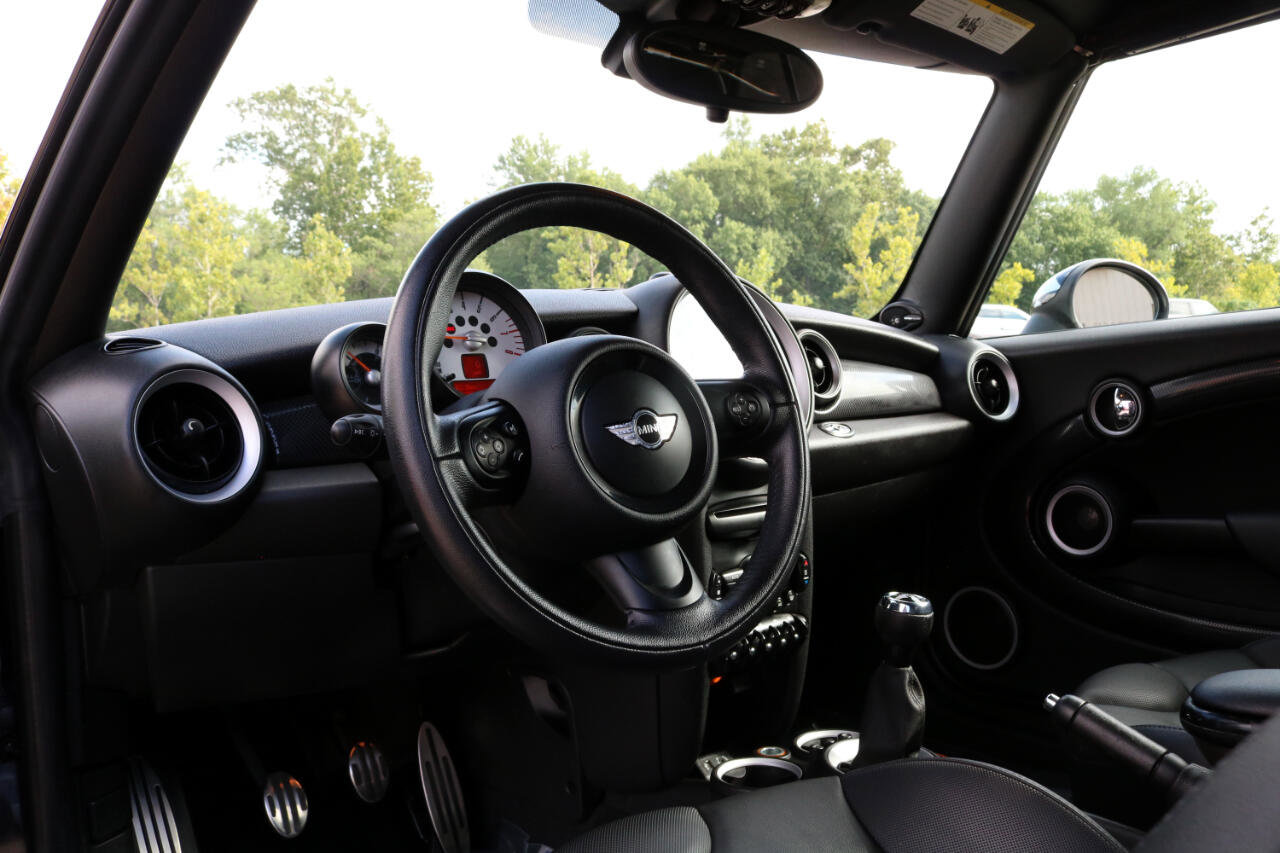 Used 2014 MINI Cooper S image 31