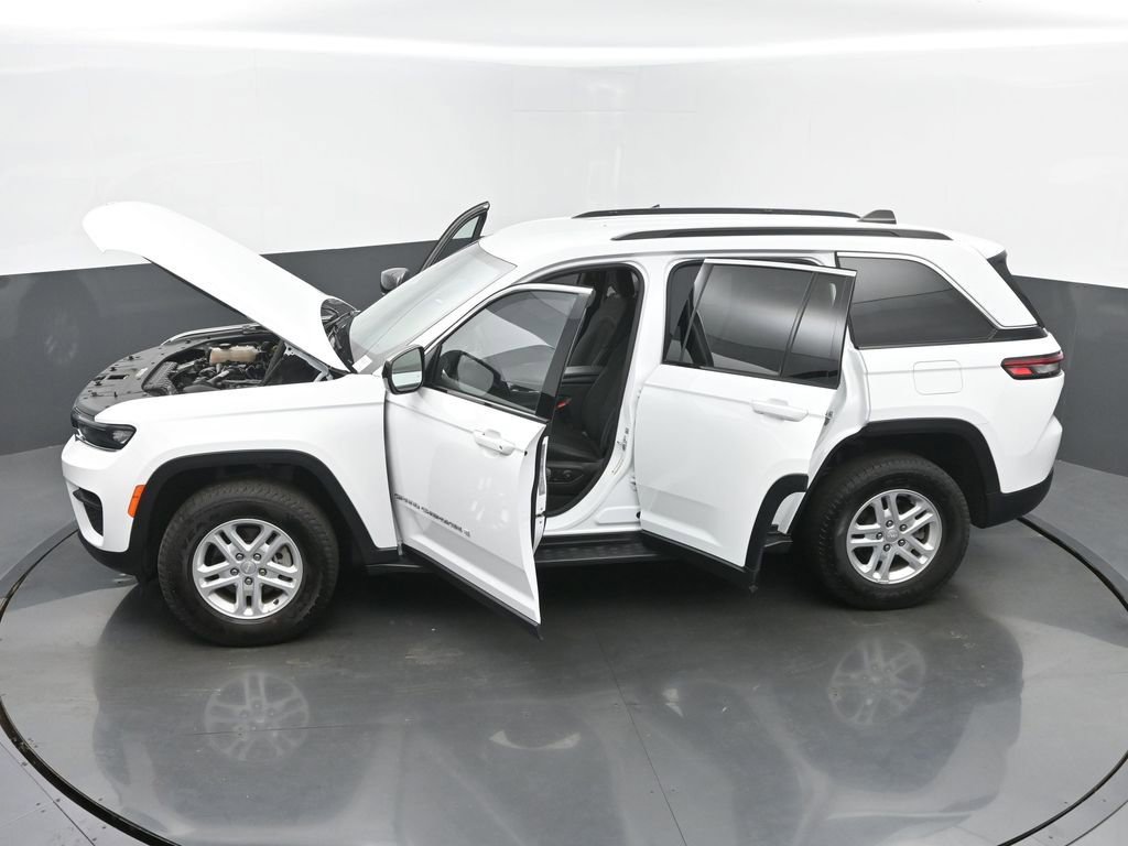 Used 2024 Jeep Grand Cherokee Laredo image 63