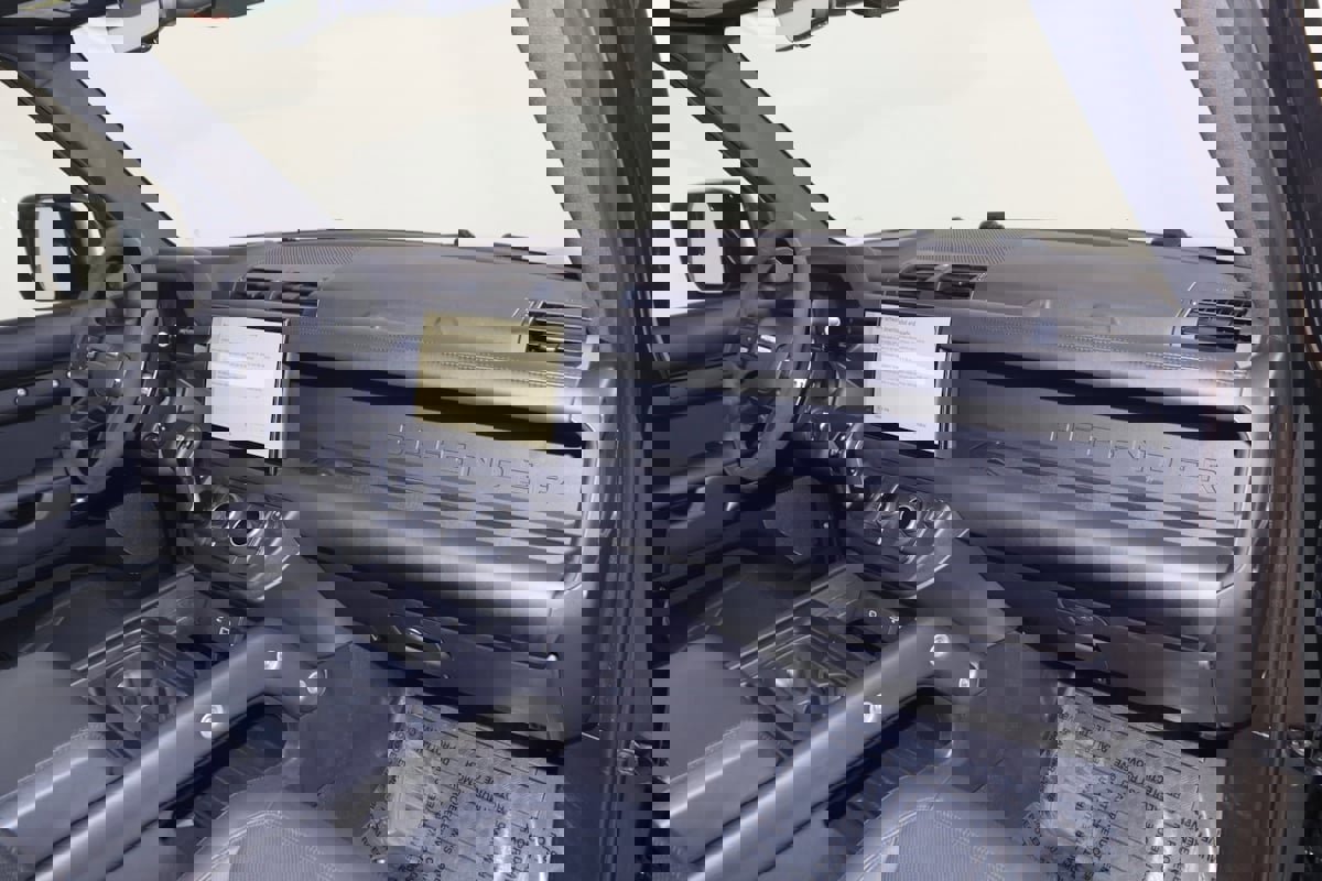 Used 2023 Land Rover Defender 110 V8 image 41