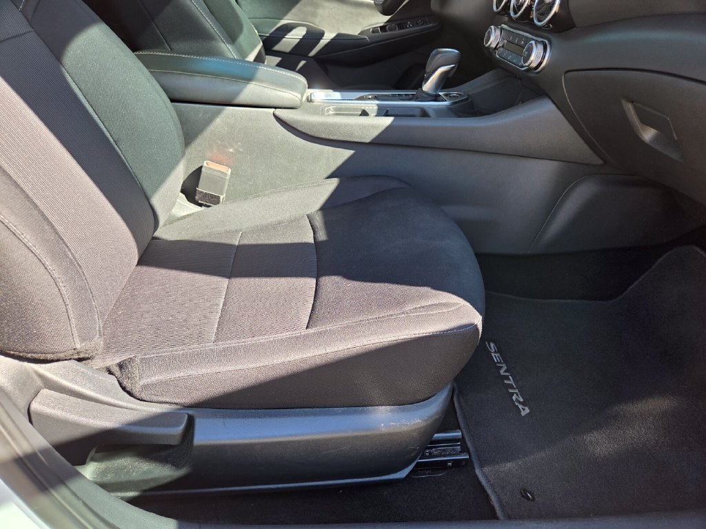 Used 2024 Nissan Sentra SV FWD image 28