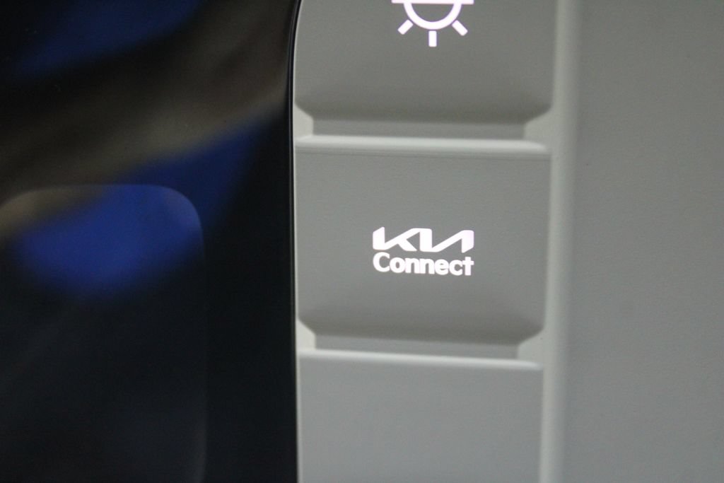 Certified 2025 Kia K4 FWD image 47