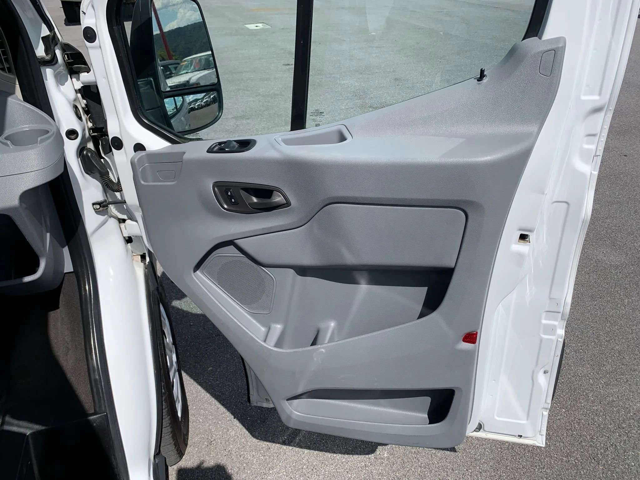 Used 2016 Ford Transit 350 XLT RWD image 22
