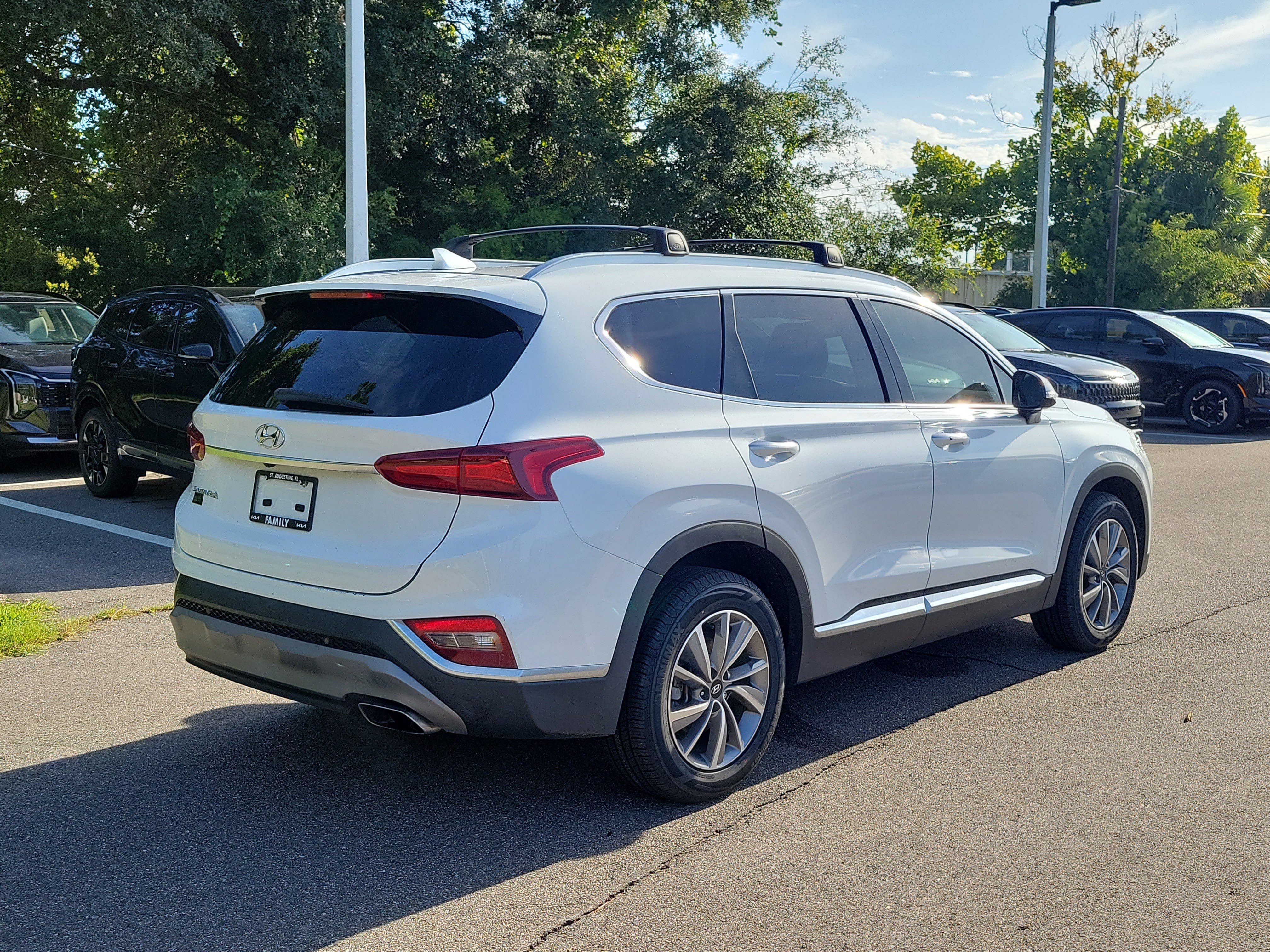 Used 2020 Hyundai Santa Fe SEL w/ Convenience + Premium Package FWD image 6