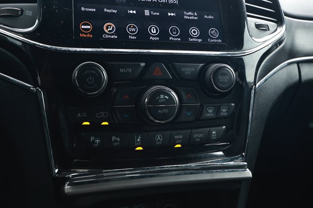 Used 2022 Jeep Grand Cherokee Limited RWD image 18
