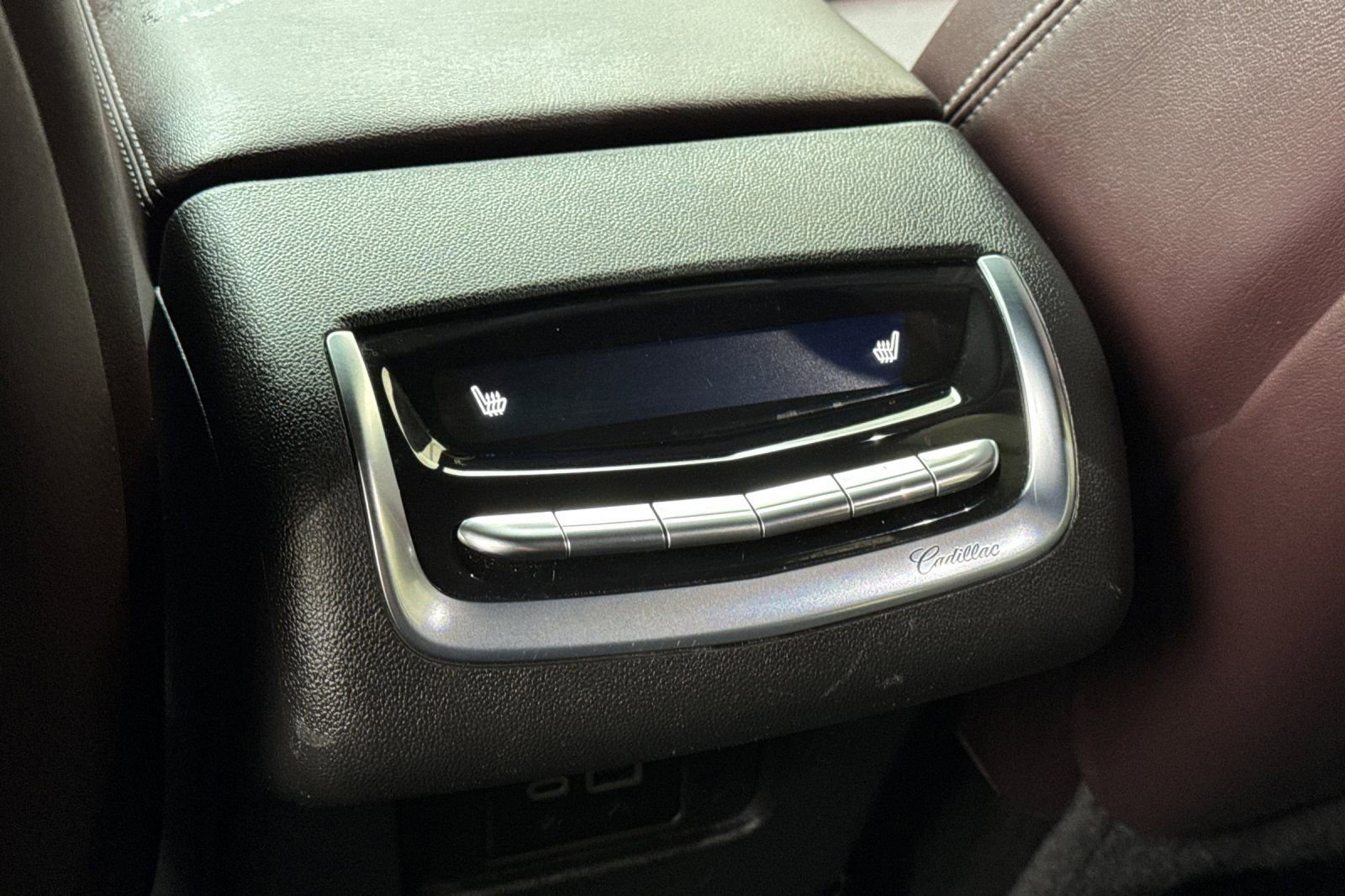 Used 2023 Cadillac XT6 Premium Luxury w/ Technology Package AWD/4WD image 12