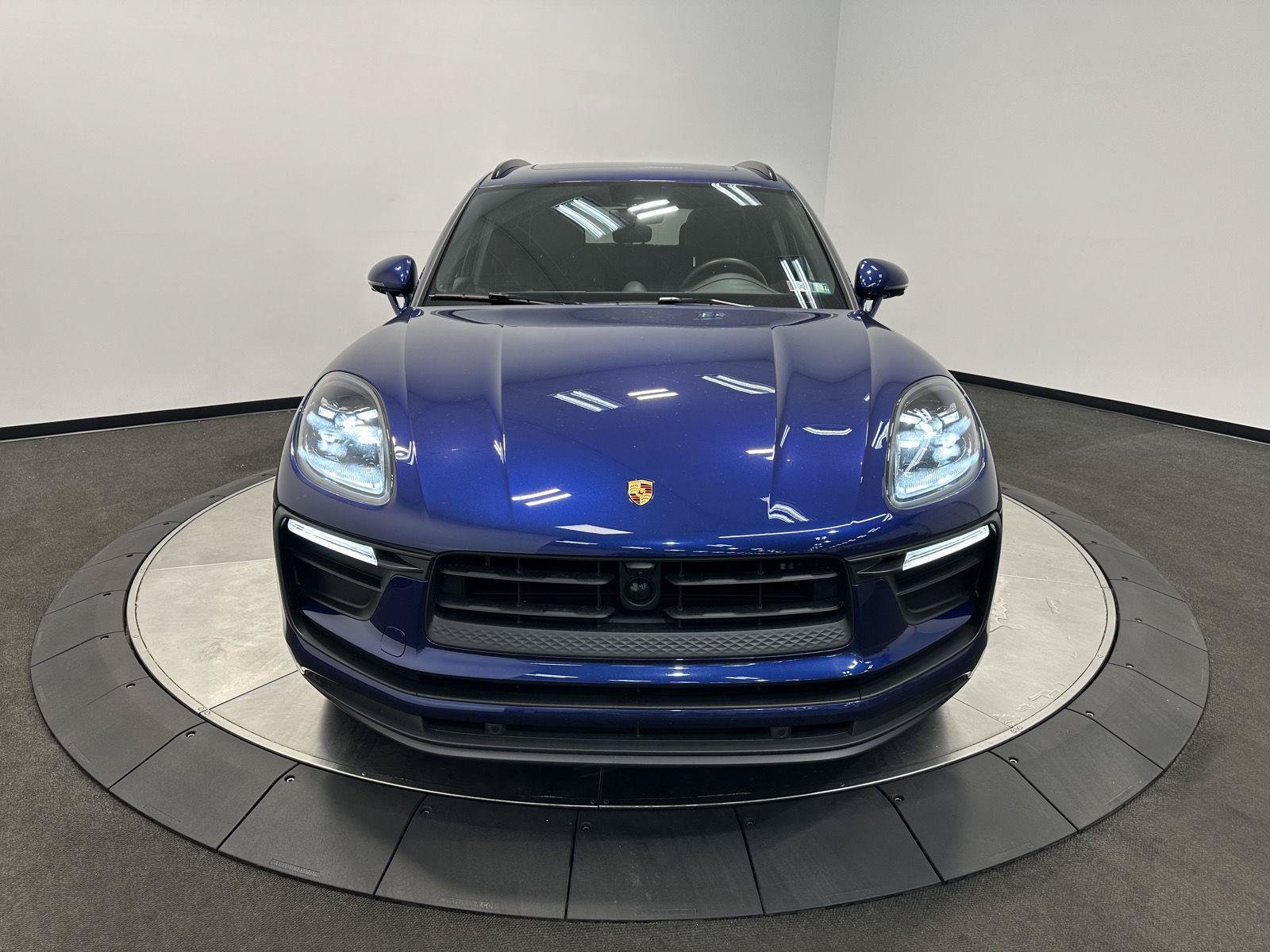 Certified 2026 Porsche Macan AWD/4WD image 10