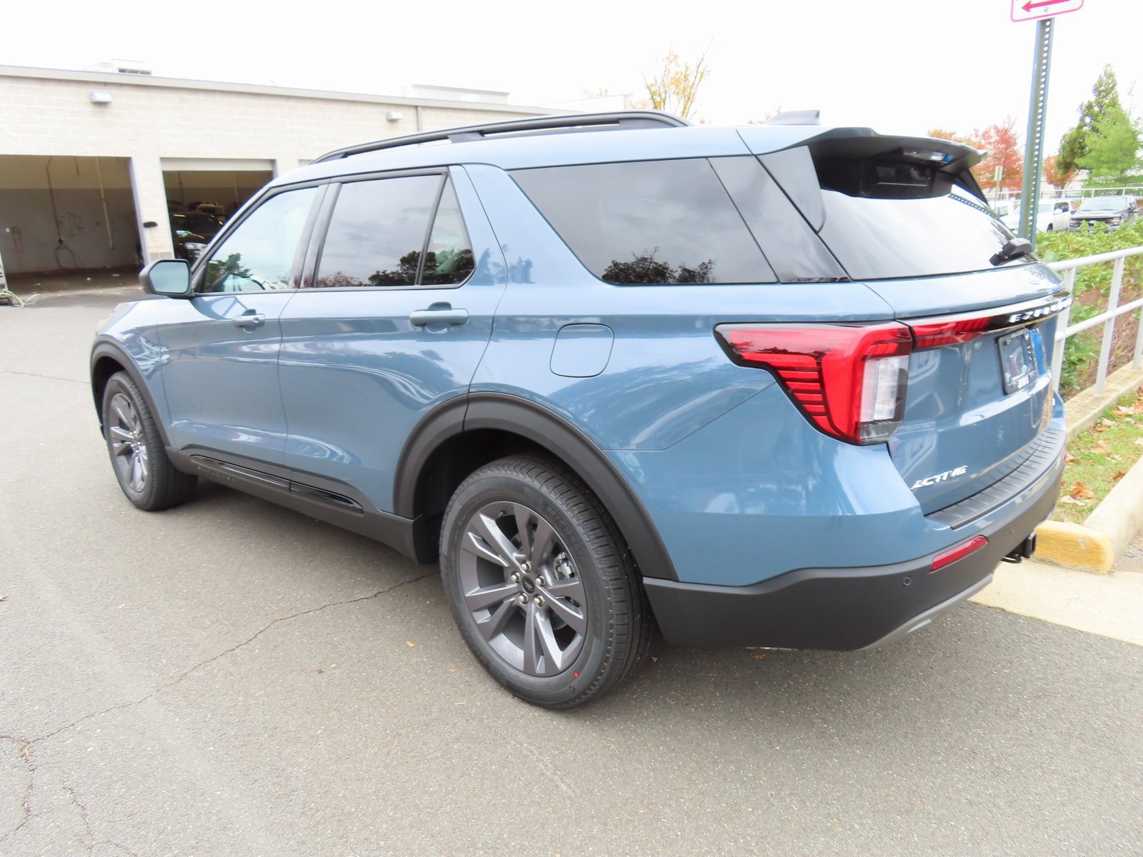 New 2026 Ford Explorer Active w/ Active Comfort Package image 4