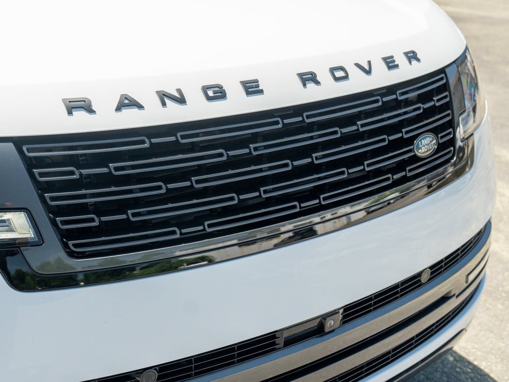 Used 2025 Land Rover Range Rover SE AWD/4WD image 16