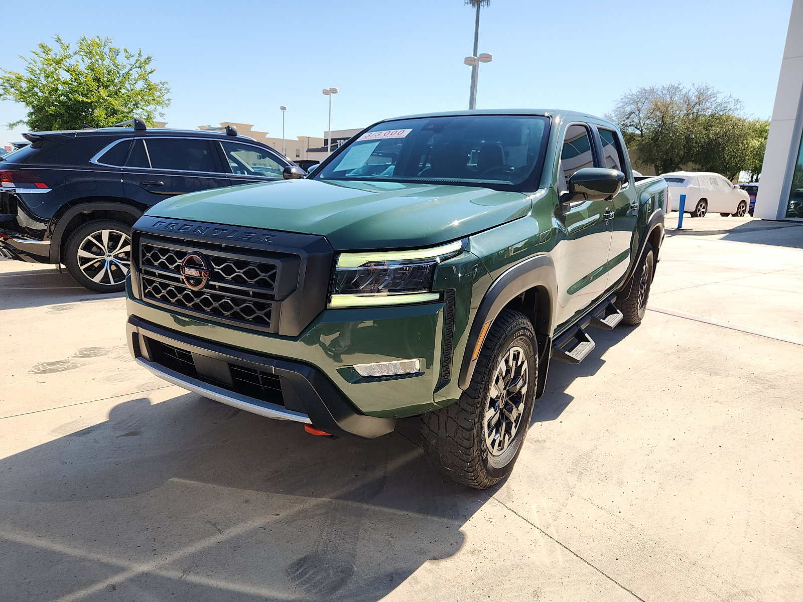 Used 2022 Nissan Frontier PRO-4X AWD/4WD image 3