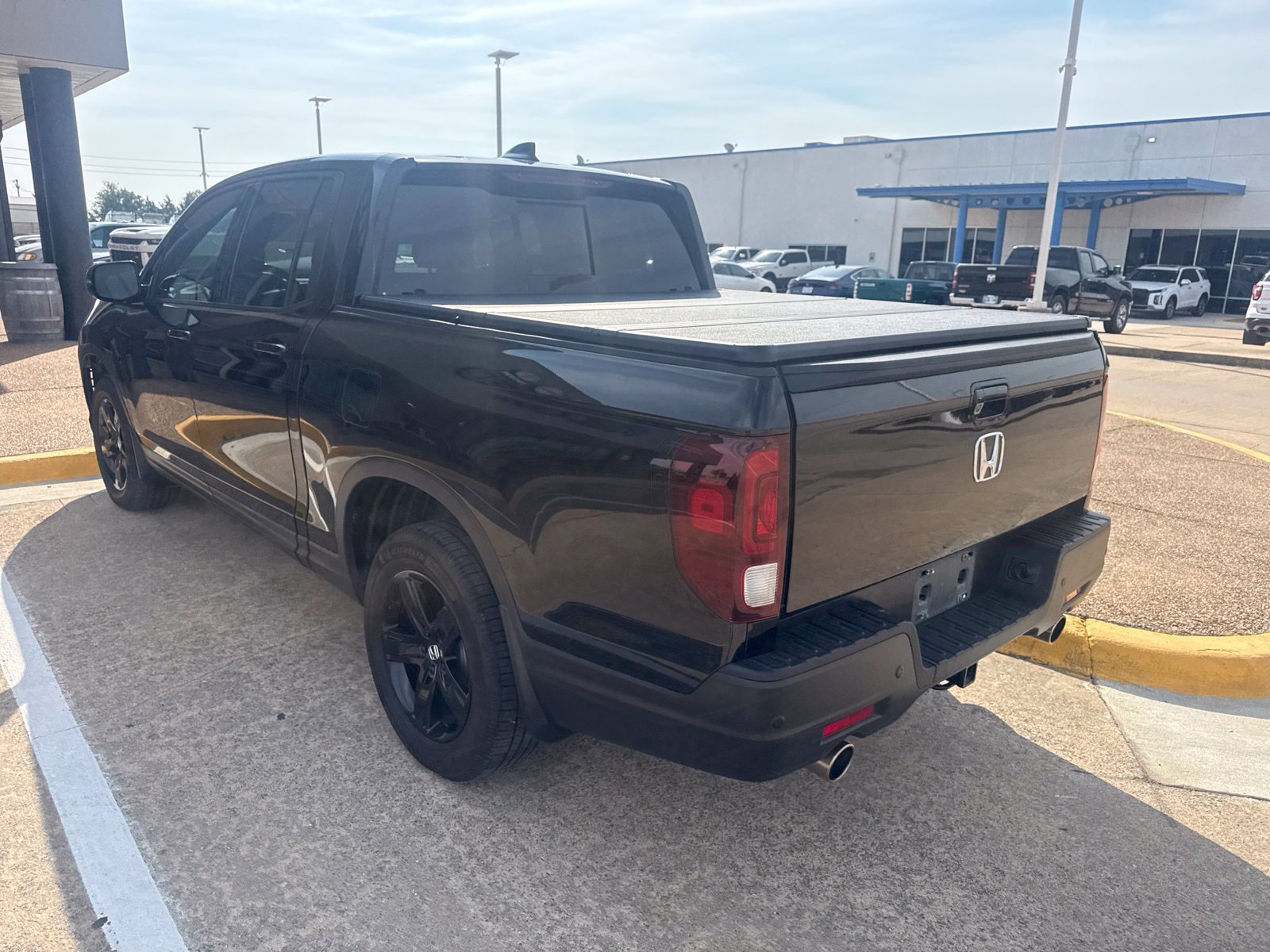 Used 2022 Honda Ridgeline Black Edition image 3