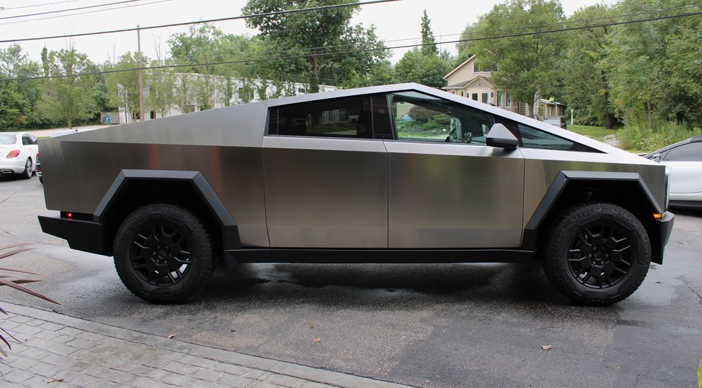 Used 2024 Tesla Cybertruck Cyberbeast image 11