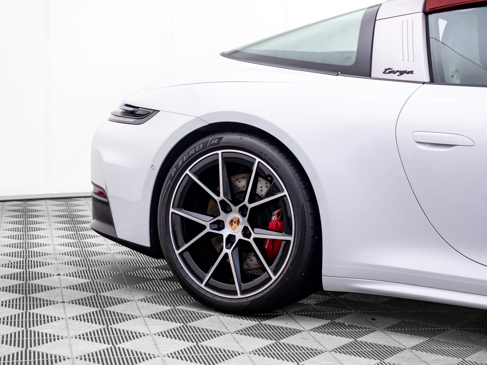 Certified 2026 Porsche 911 Targa 4 GTS AWD/4WD image 34
