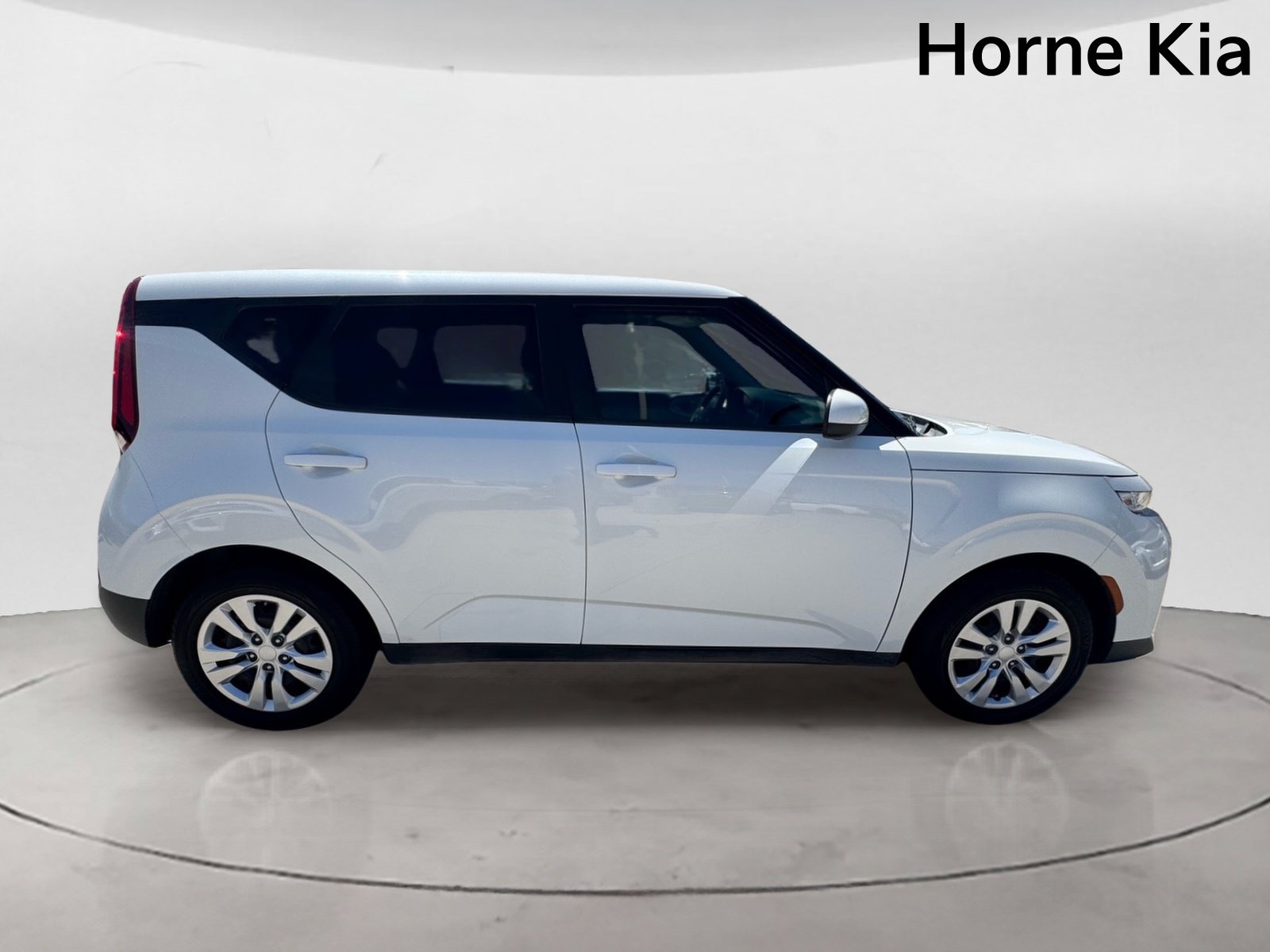 Certified 2022 Kia Soul LX FWD image 3
