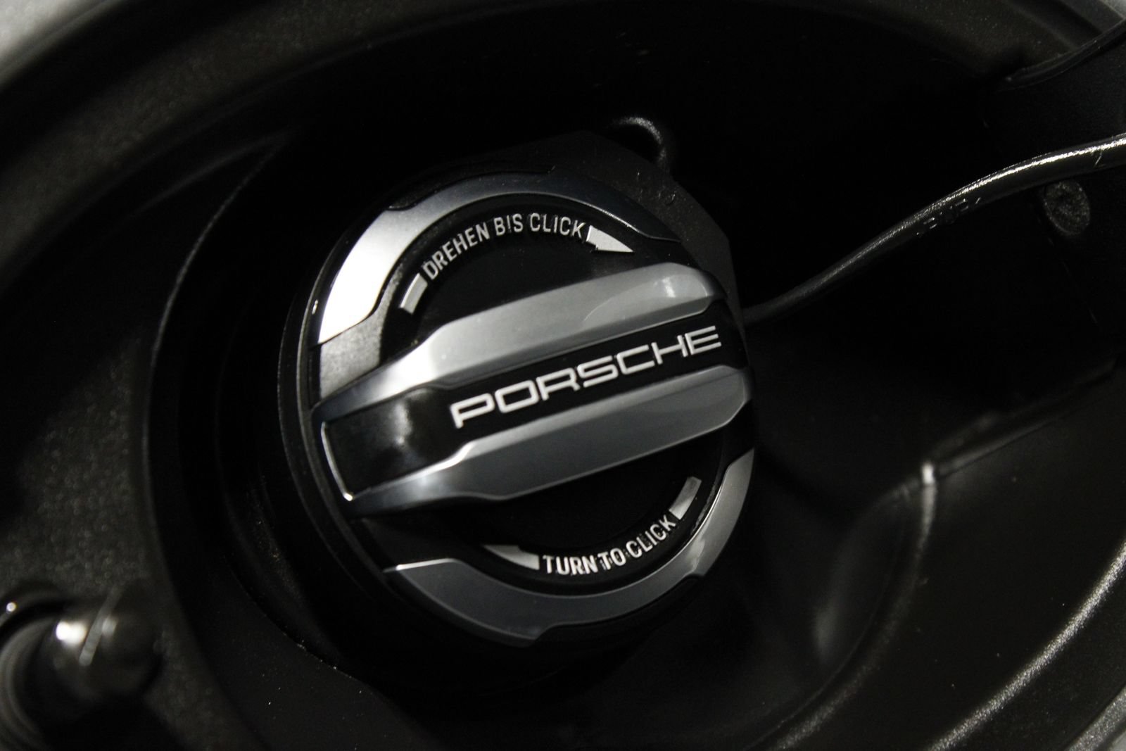 Certified 2022 Porsche 911 Targa 4S w/ Premium Package AWD/4WD image 22