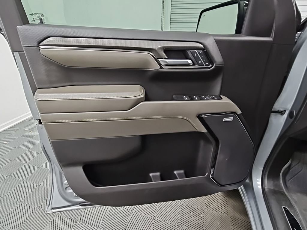 Used 2024 Chevrolet Silverado 1500 ZR2 image 32