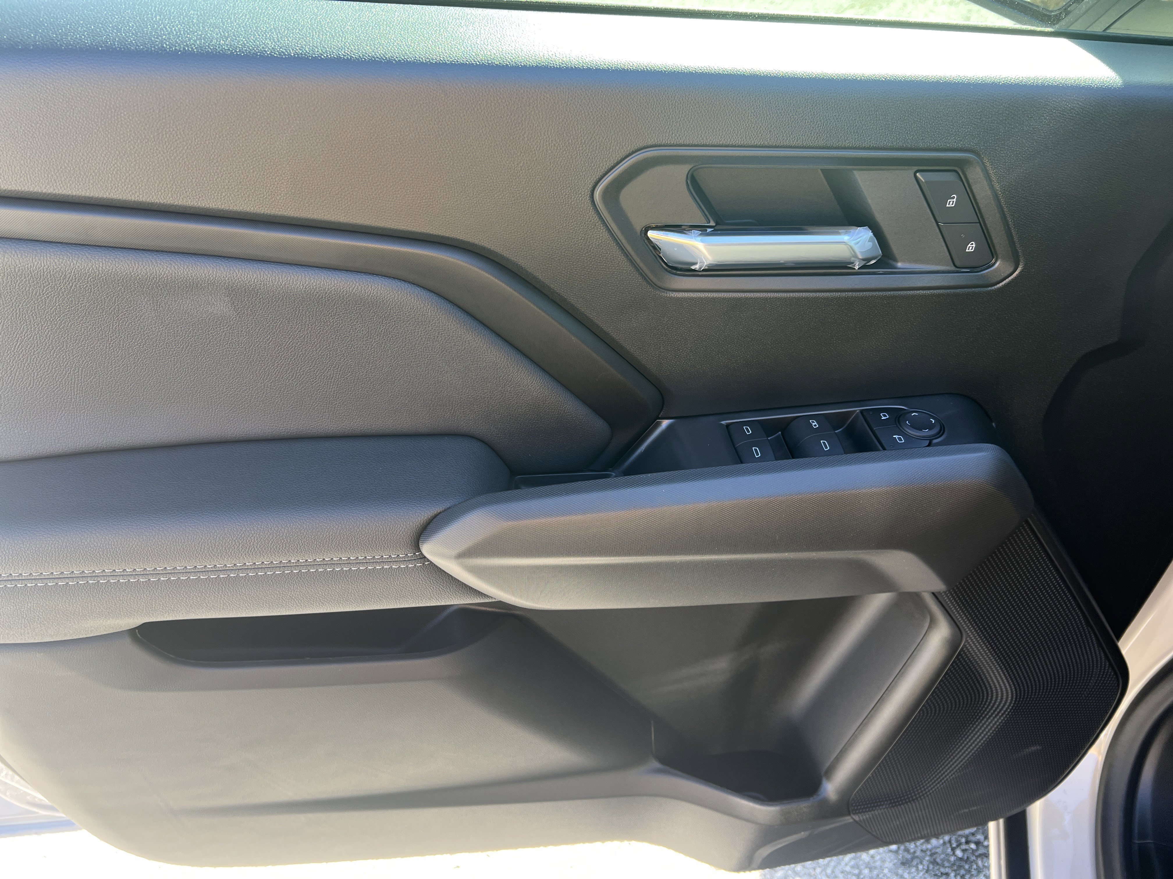 New 2026 GMC Canyon Elevation w/ Convenience Package image 12