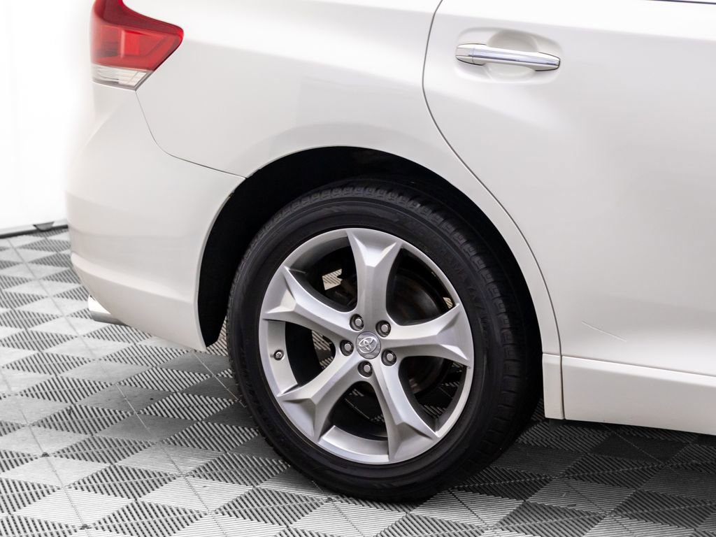 Used 2013 Toyota Venza XLE image 32