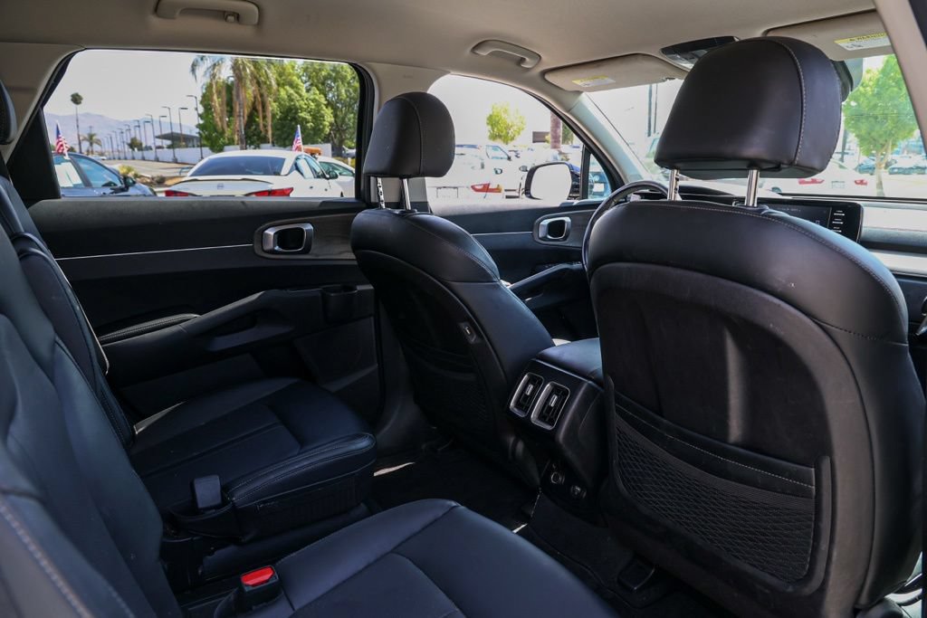 Used 2021 Kia Sorento EX FWD image 17
