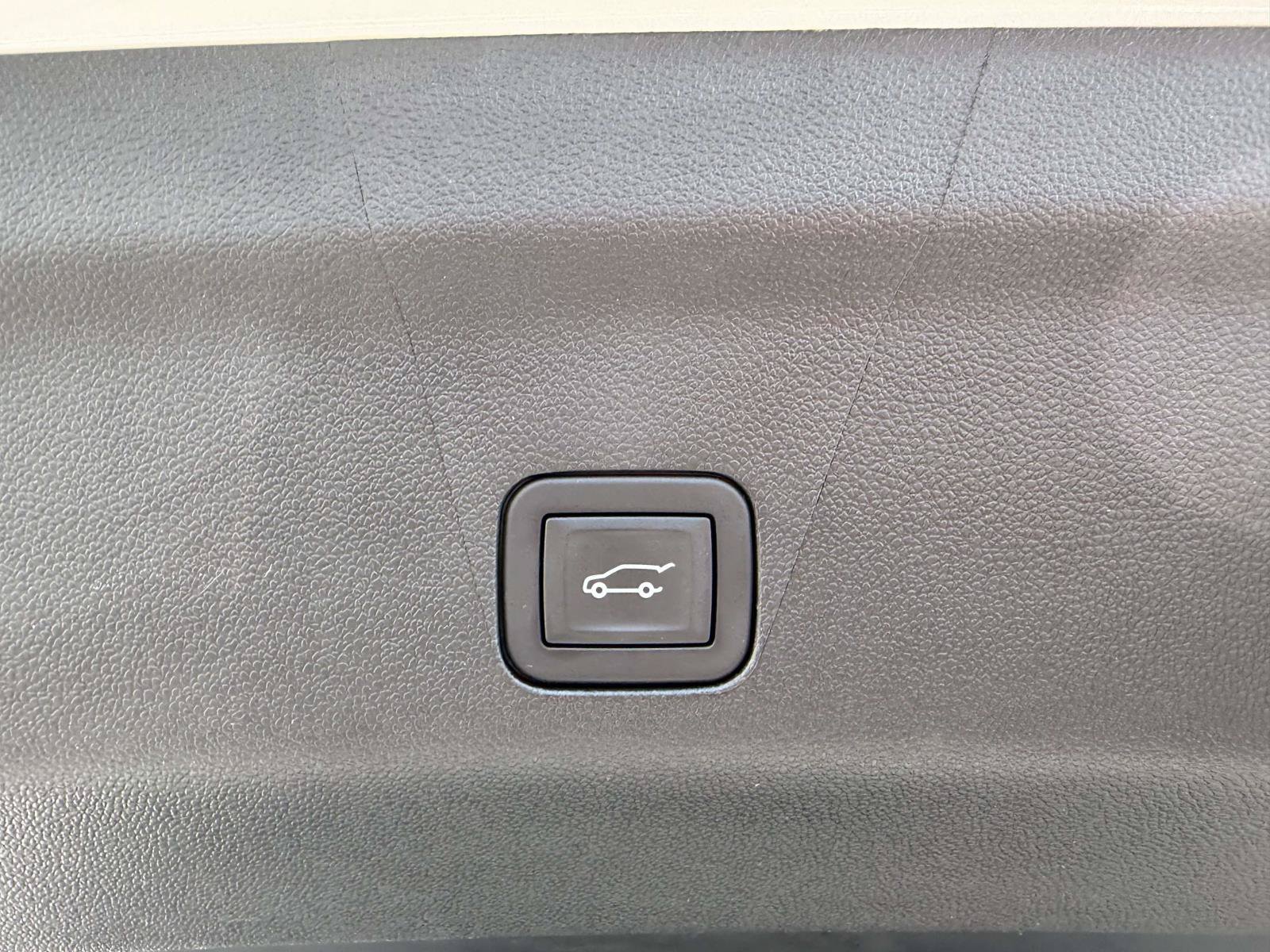 Certified 2025 Cadillac Escalade Sport w/ LPO, ONYX Package AWD/4WD image 9
