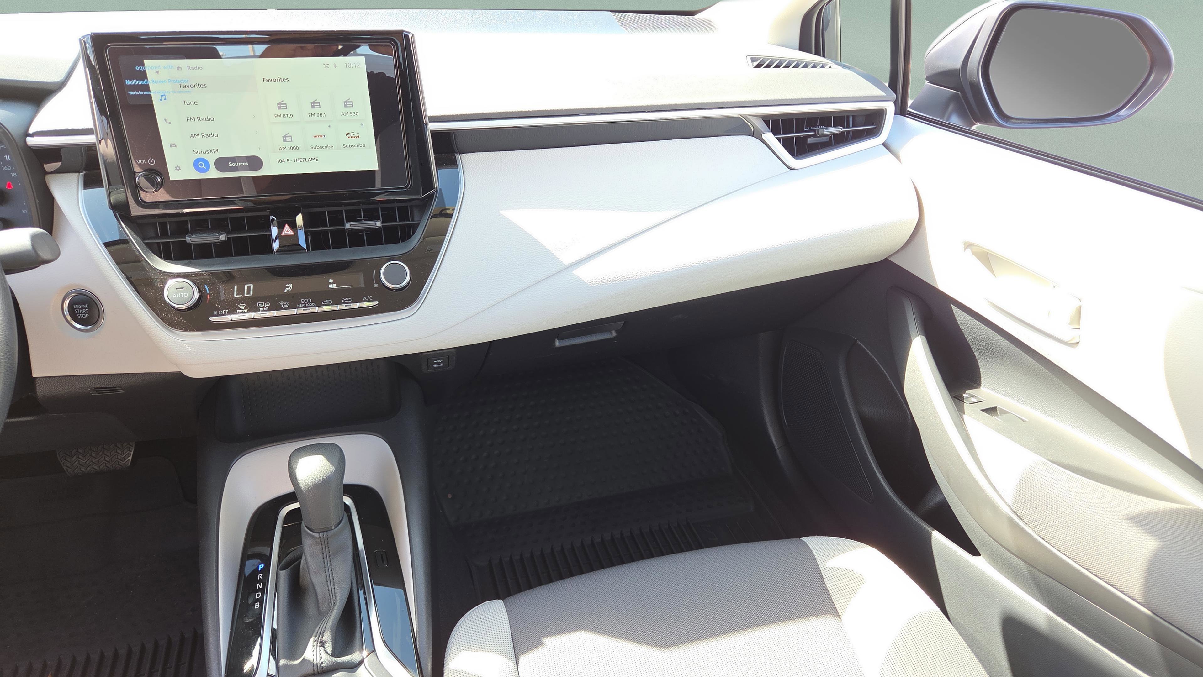 Used 2025 Toyota Corolla LE w/ Convenience Package image 34