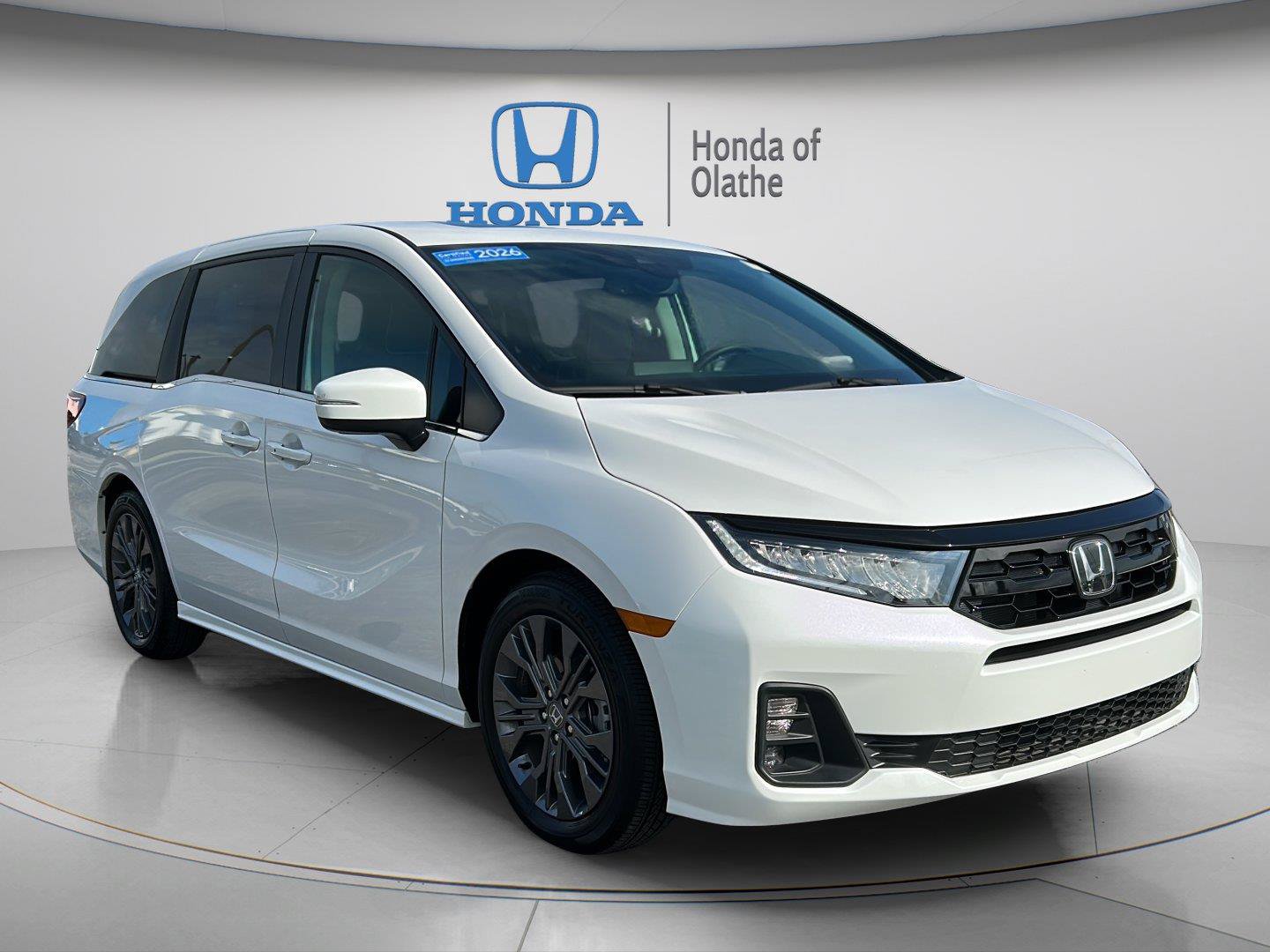 Certified 2026 Honda Odyssey Touring image 1