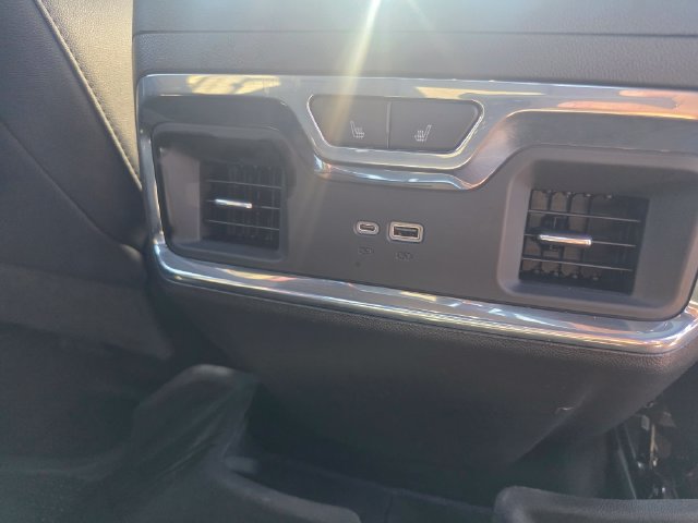 Used 2023 Chevrolet Silverado 1500 High Country w/ High Country Premium Package AWD/4WD image 18