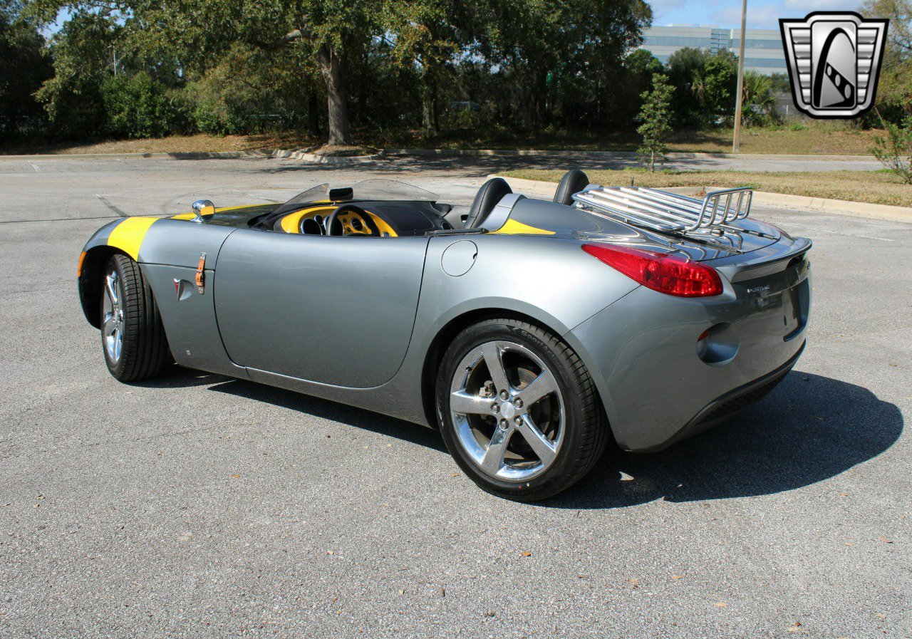 Used 2006 Pontiac Solstice Convertible w/ Premium Package image 6