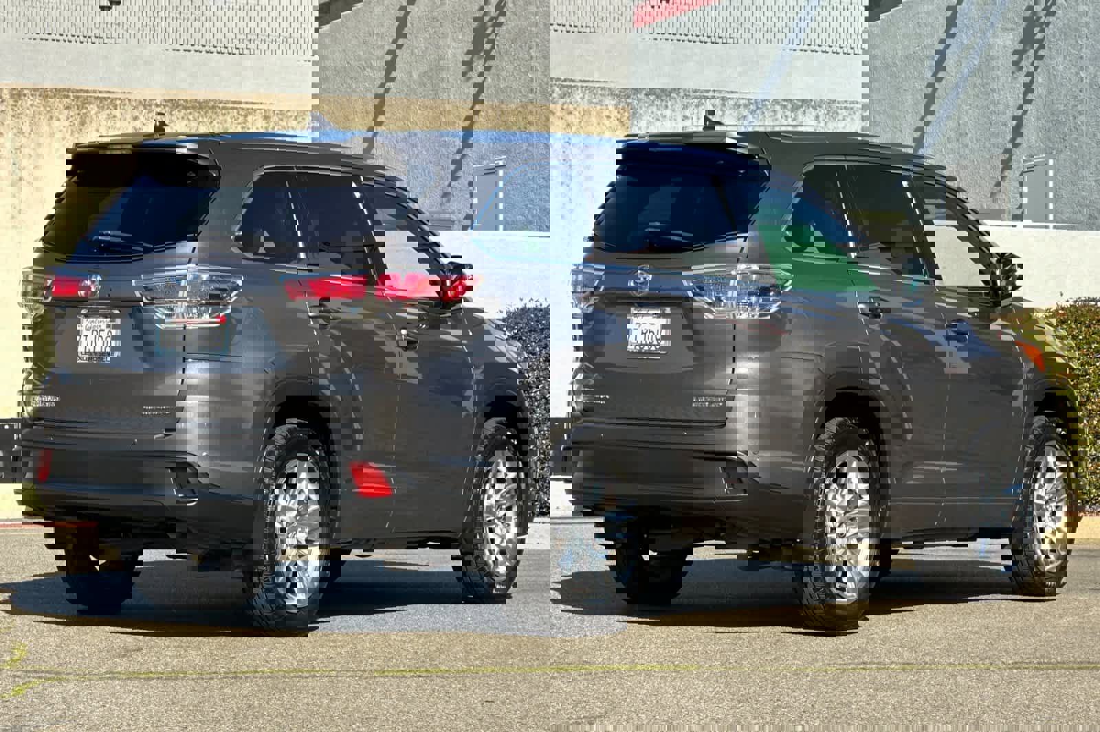 Used 2016 Toyota Highlander Limited image 2