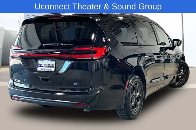 Used 2024 Chrysler Pacifica Premium FWD image 8