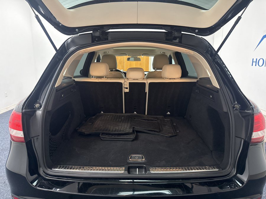 Used 2018 Mercedes-Benz GLC 300 4MATIC w/ Multimedia Package image 12