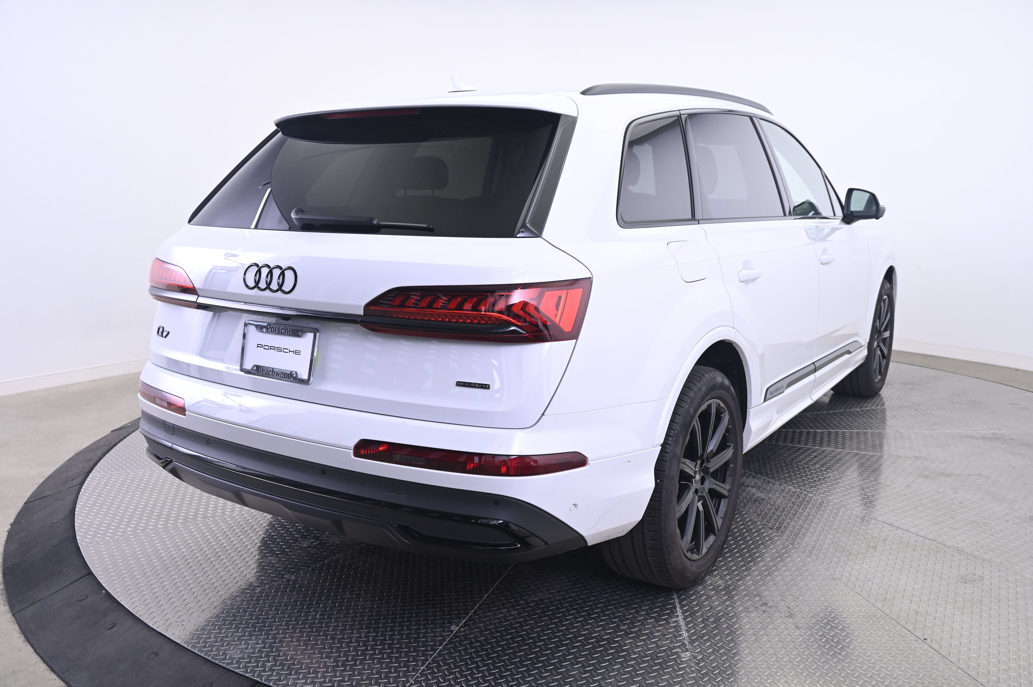 Used 2023 Audi Q7 2.0T Premium Plus w/ Premium Plus Package AWD/4WD image 7